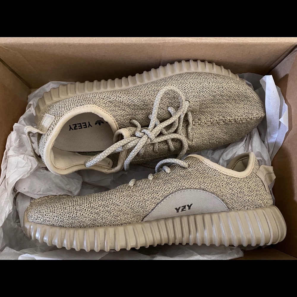 “Yeezy” like shoes